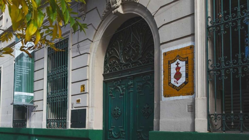 Cómo Influencers de Pinterest en Ecuador Colaboran con Marcas de Japón