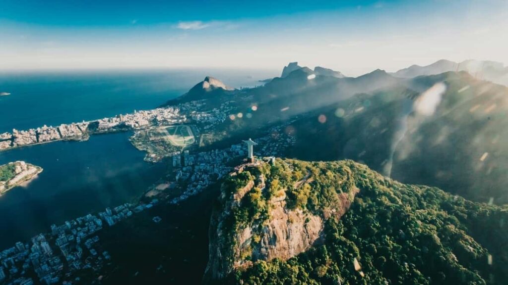 Cómo los Influencers de Pinterest en Ecuador Colaboran con Marcas de Brasil