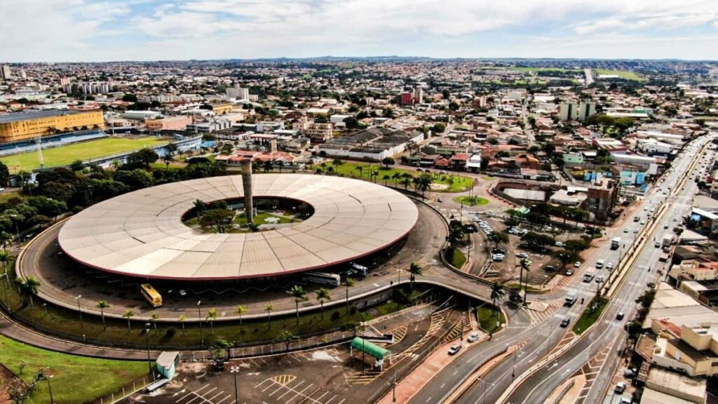 Tarifas de publicidad en LinkedIn Argentina para Ecuador 2025