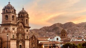 Guia practica para anunciantes en Ecuador: como localizar y colaborar con creadores de Twitter en Singapur para impulsar ventas en tu tienda online.