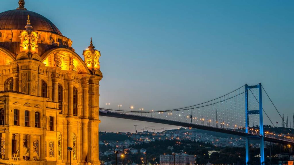 Guia practica para anunciantes en Ecuador: como localizar creadores nepalies en LinkedIn y negociar acuerdos por tarifa fija, con tacticas, herramientas y ejemplos reales.