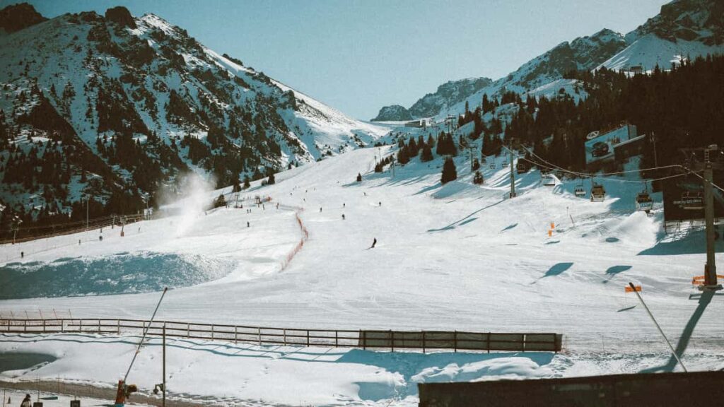 Guia practica para creadores en Ecuador sobre como acercarse a marcas argelinas en Xiaohongshu, negociar unboxings y testimonios, y adaptar contenido al mercado chino.