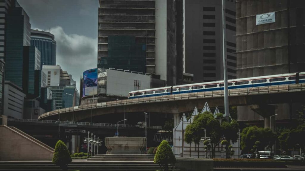 Guia practica para creadores en Ecuador que quieren contactar marcas rusas via Line y recibir PR packages para unbox y reviews. Consejos, plantillas, riesgos y oportunidades.