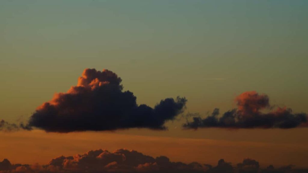 Guia practica para agencias y operadores turisticos en Ecuador: como localizar y contratar creadores australianos en Rumble para promocionar tours locales, con tacticas, riesgos y ejemplos reales.