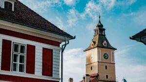 Guia practica para anunciantes en Ecuador sobre como localizar, evaluar y patrocinar creadores iraquies en Chingari para contenido detras de camaras, con tacticas, riesgos y pasos accionables.