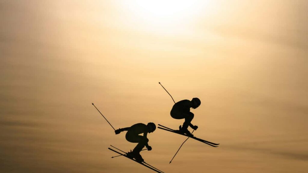 Guia practica para creadores en Ecuador sobre como localizar y convencer a marcas de Estonia en Taobao para hacer demos en vivo, con tacticas, plantillas y riesgos.