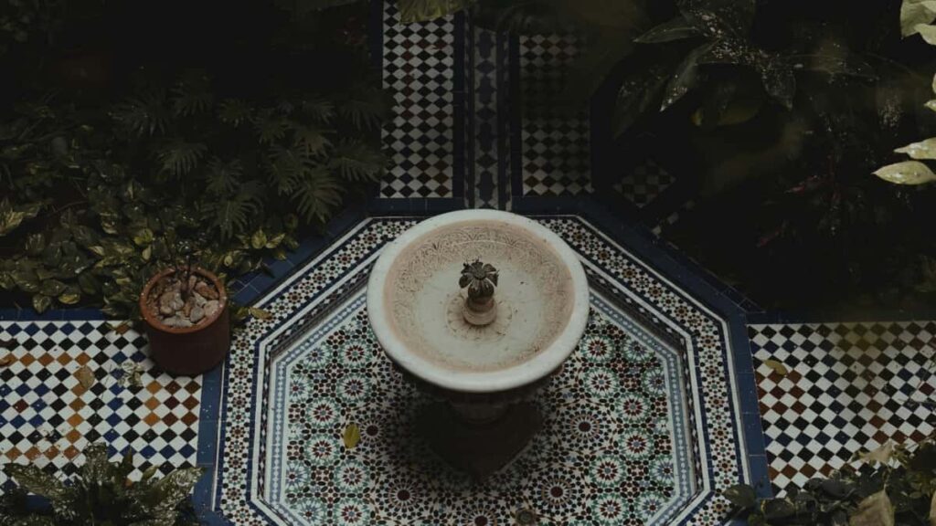 Guia practica para creadores en Ecuador que quieren contactar marcas canadienses en Snapchat y negociar tutoriales de producto con tacticas, pitch y riesgos actualizados.