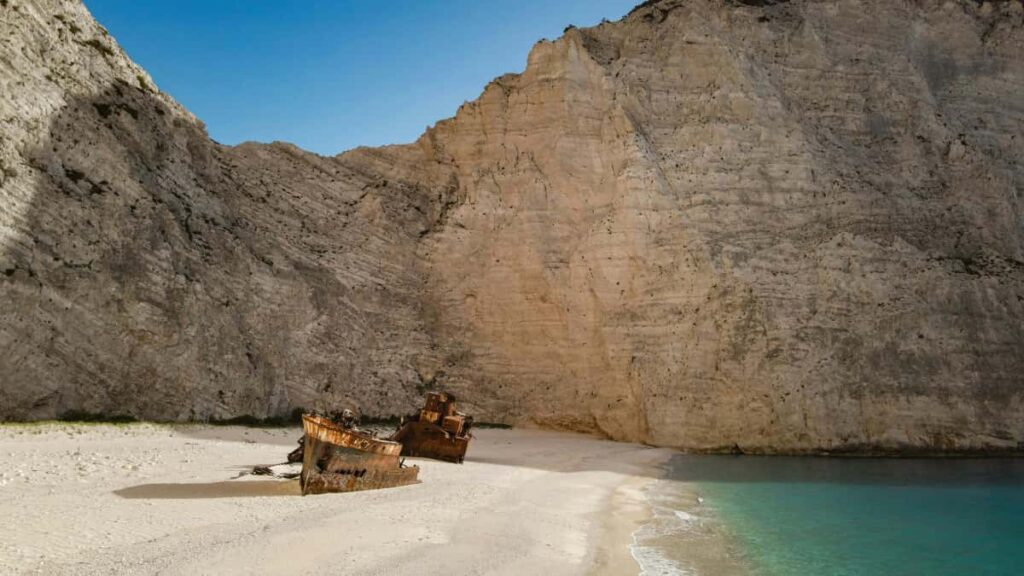 Guia practica para creadores en Ecuador: como encontrar, acercarte y cerrar acuerdos por tarifa fija con marcas de Egipto via LinkedIn.