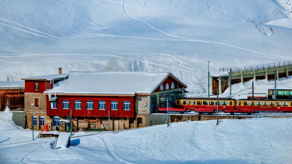 Guia practica para anunciantes en Ecuador que buscan creadores de Bahrein en WhatsApp para promocionar tours locales mediante influencers.