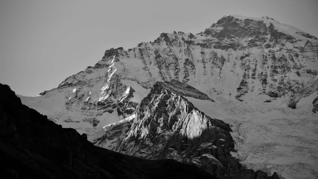 Guia practica para creadores en Ecuador que quieren conectar con marcas de Kenia en ShareChat y producir contenido detras de camaras.