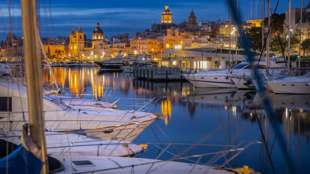 Guia practica para anunciantes en Ecuador: como identificar, evaluar y lanzar retos fitness con creadores argentinos en YouTube, paso a paso.